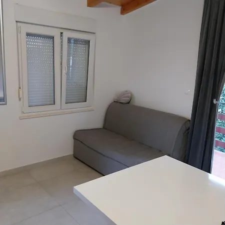 Apartment Frane