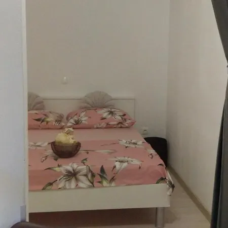 Frane Apartman Tribunj (Sibenik-Knin)